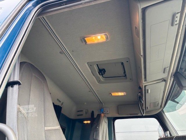 Camion benne à bras amovible VOLVO FM430-6X2/4-KRAN+ABROLLER/KFZ BRIEF/TOP