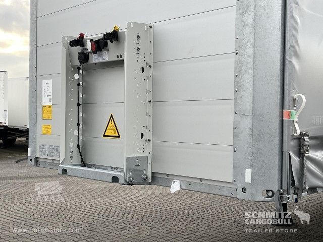Open semitrailer with tarp Schmitz Cargobull Curtainsider Mega Getränke