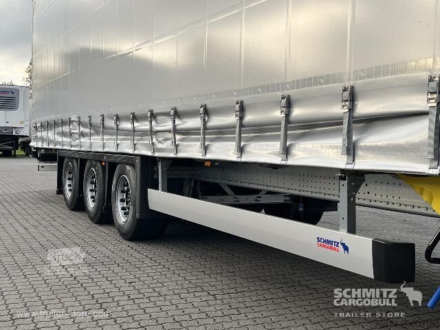 Open semitrailer with tarp Schmitz Cargobull Curtainsider Mega Getränke
