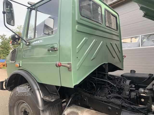Kolmisuunta-kippiauto Unimog Unimog Mercedes-Benz Unimog 1200 Typ 427 Kipper