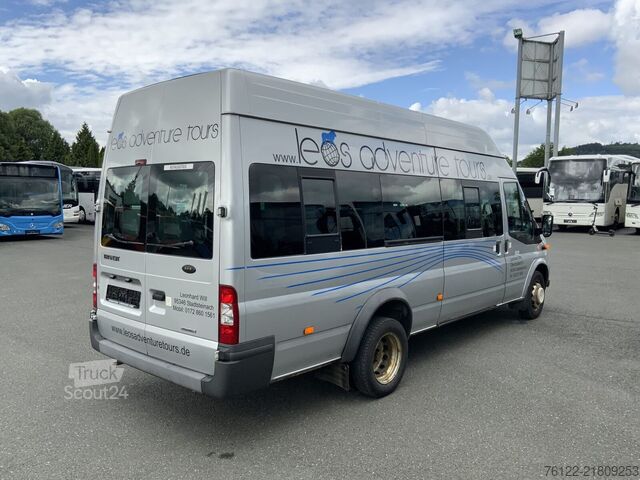 Transportul de călători Ford Transit