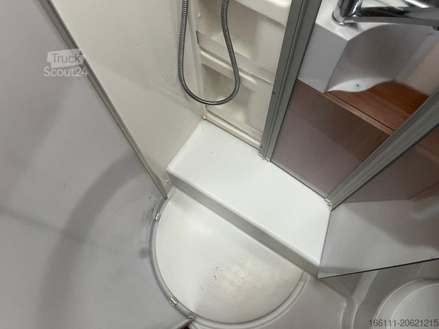 Camping-car semi-intégré HYMER/ERIBA T 614 SL - Festbett - Klima - -