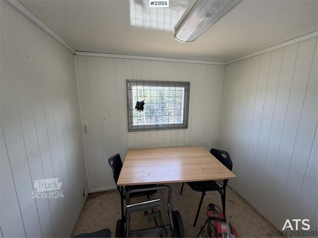 Работна барака Valla с тоалетна и хладилник Valla Mannskapsbrakke with a toilet and refrigerator