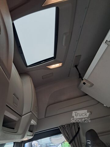 Standard-Sattelzugmaschine Iveco S-way