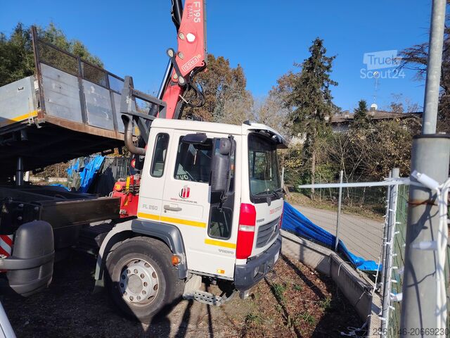 Trilateralis savivartis sunkvežimis su Fas kranu VOLVO FH12