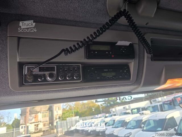 Sunkvežimis su bortiniu ir tentu Iveco EUROCARGO 150E28 CENTINATO 9,60 C/SCOPRI