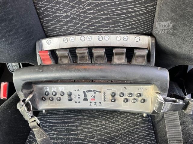 Grue montée sur camion MERCEDES-BENZ Antos 2542 6x2 Pritsche Heckkran Hiab XS 177 Fun