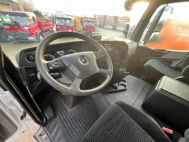 Vrachtauto met open laadbak MERCEDES-BENZ Antos 2542 6x2 Pritsche Heckkran Hiab XS 177 Fun