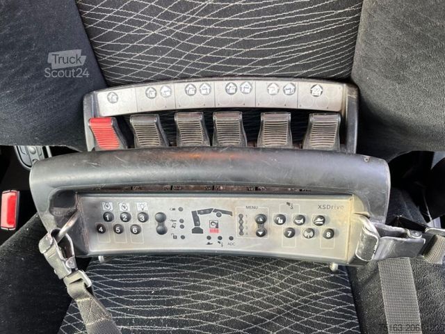 Vrachtauto met open laadbak MERCEDES-BENZ Antos 2542 6x2 Pritsche Heckkran Hiab XS 177 Fun