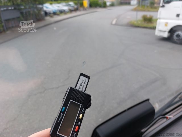 Kuorma-auto umpikorilla MERCEDES-BENZ Atego 12-24 Koffer- Blatt/Luft - LBW- Klima