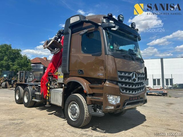 Lesnický nákladní automobil MERCEDES-BENZ Arocs 3351/6x6/Palfinger Epolsion S260/Langholz