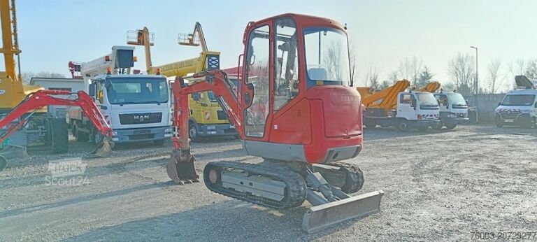 Mini ekskavatoru Caterpillar 302.4D