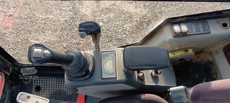 Mini ekskavatoru Caterpillar 302.4D