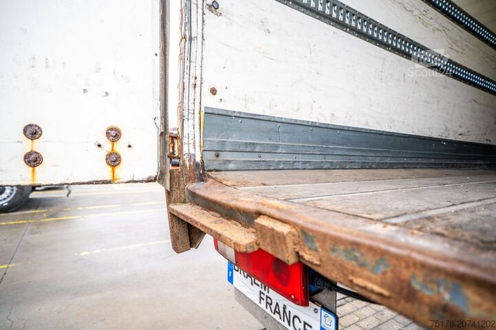 Resväska RENAULT D 19 280 WIDE + DHOLLANDIA 3 T.