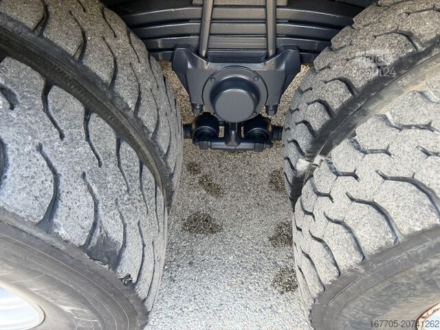 Auto betonowóz Astra HD9 84.48