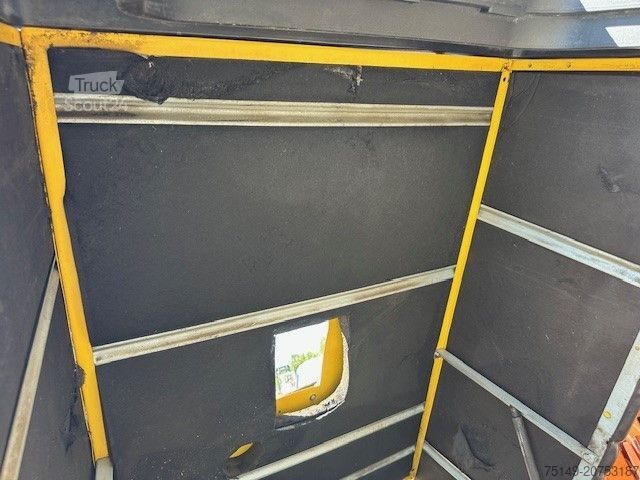 Autotrailer CompAir Compair DLT0206, Kompressor