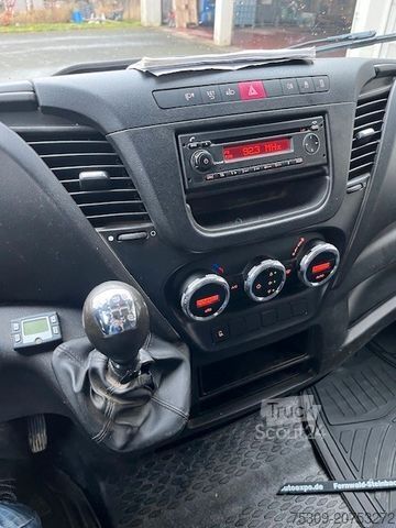 Vrachtwagen met bakwagen IVECO Daily 35-160 Koffer/LBW/Klima/R Kamera/Standheiz