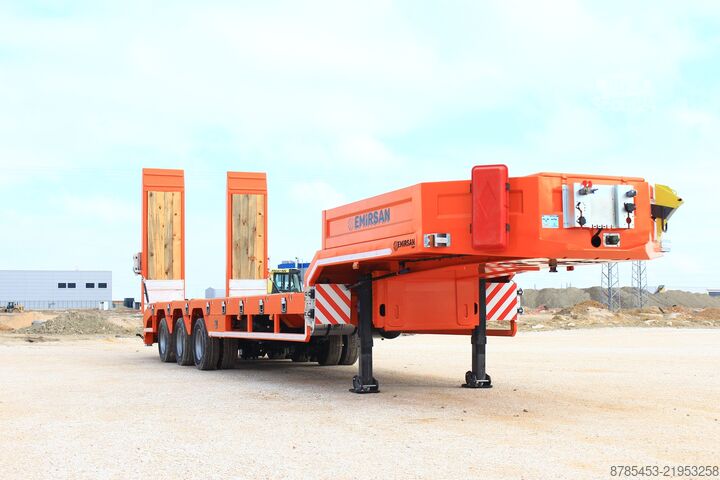 Alçak yataklı yarı römork inşaat makinesi taşımak için LOWBED TRAILER 2026