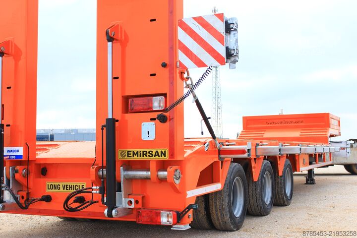 Alçak yataklı yarı römork inşaat makinesi taşımak için LOWBED TRAILER 2026