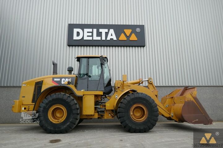 Kolesni nakladalnik Caterpillar 966H