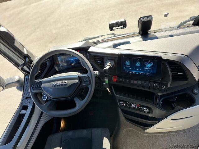 стандартен влекач Iveco S-WAY 500