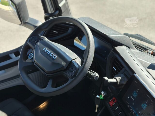 стандартен влекач Iveco S-WAY 500