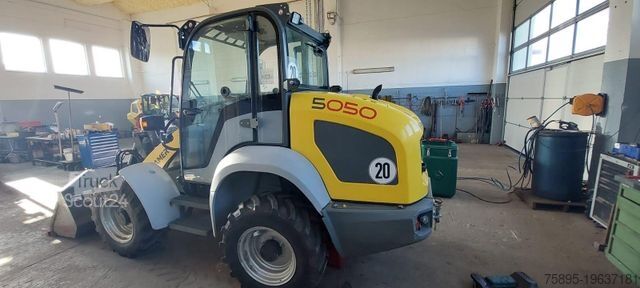 Riteņu iekrāvējs KRAMER 5050