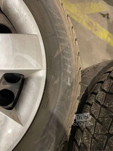 Wheels with tire set Bridgestone *Mercedes deksels met banden*205/55R16