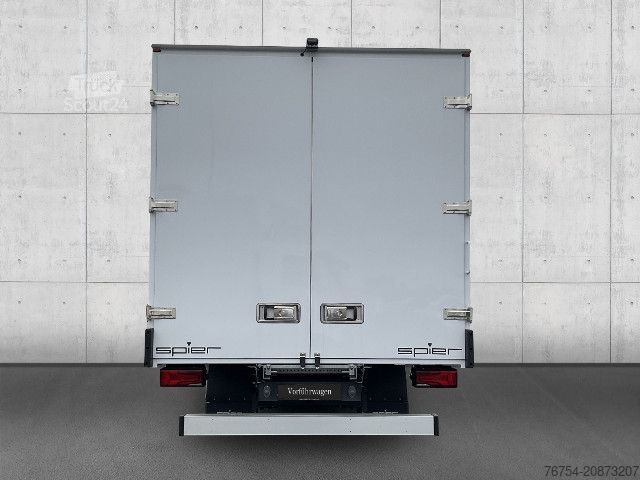 Кутиевиден ван FUSO Mitsubishi eCanter 7C18 L-Bat Koffer Spier