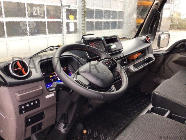 Камион с кука за контейнери FUSO Mitsubishi eCanter 9C18 M-Bat Abrollkipper KlimaAu