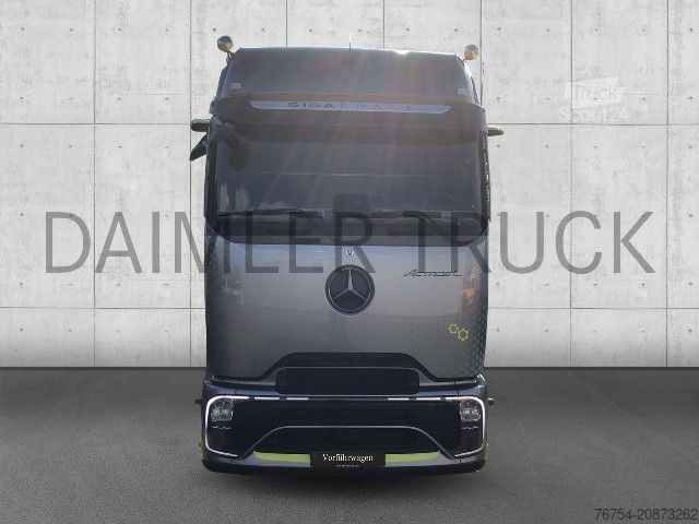 Standardní tahač Mercedes-Benz Actros 1853 LS GigaSpace Retarder