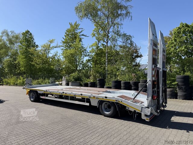 Alçak şasi römork Möslein T2 Plato 8,20  2 Achs Tieflader mit gerader Ladefläche 8,20 m, Neufahrzeug