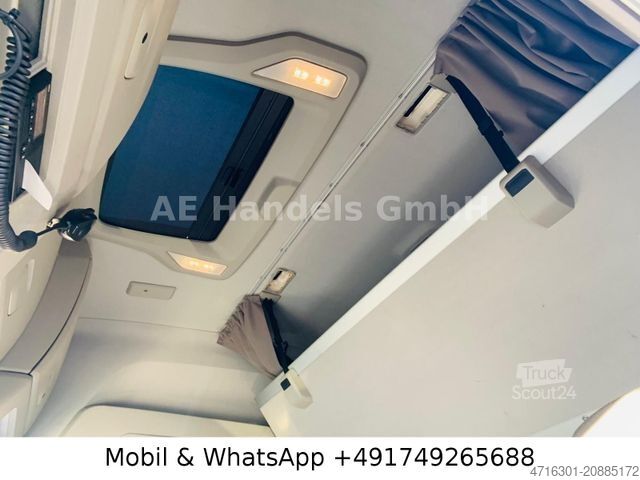 Standard tractor unit IVECO S-Way 460 AS LNG *Retarder/ACC/2xTank/LED/Leder