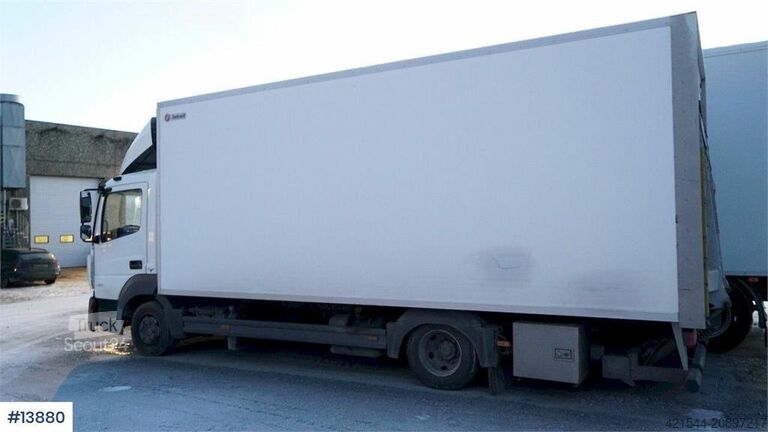 Kufr Mercedes-Benz Atego 818 box truck.