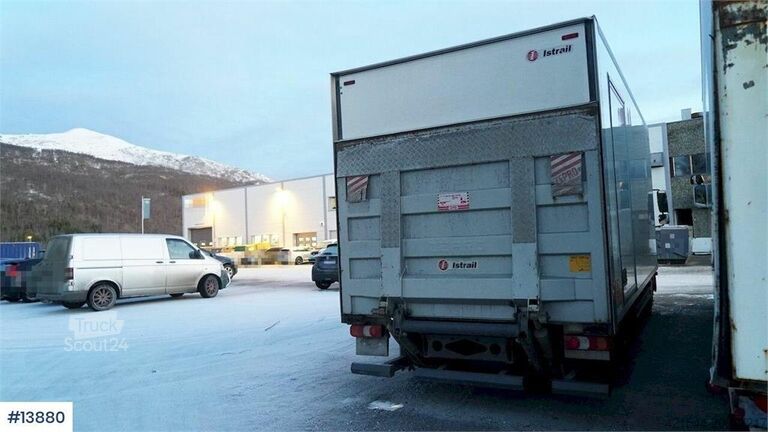 Kufr Mercedes-Benz Atego 818 box truck.