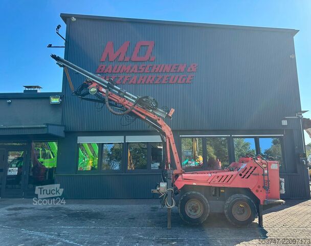 Пробивно оборудване Sandvik Commando Tamrock DC120R / 4x4