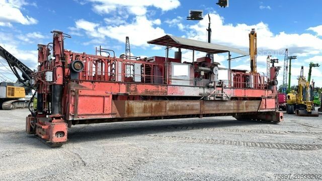 محطة خلط الأسفلت WIRTGEN SP 1500 L /Gleitschalungsfertiger Concrete Paver