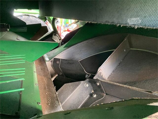 Skördetröska JOHN DEERE T 670 Allrad