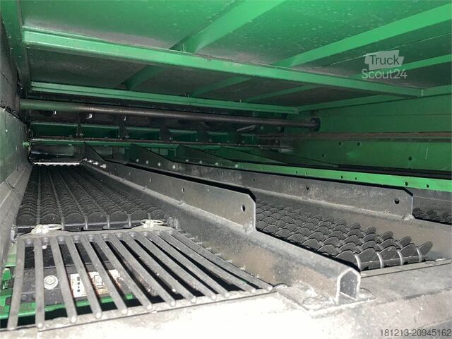 Skördetröska JOHN DEERE T 670 Allrad