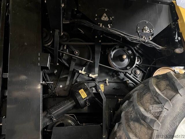 Mähdrescher NEW HOLLAND CX 8060