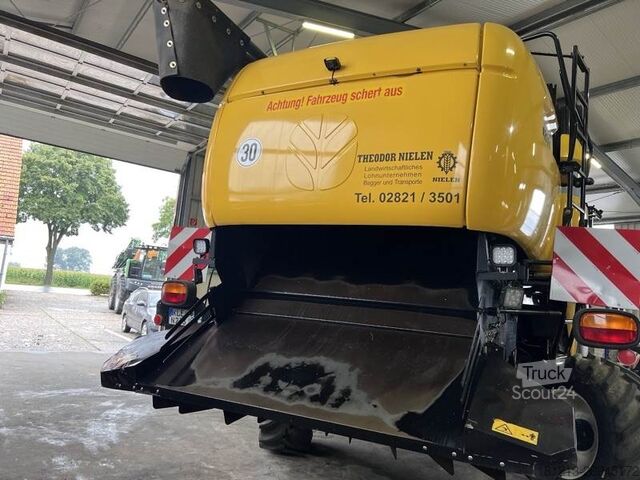 Mähdrescher NEW HOLLAND CX 8060