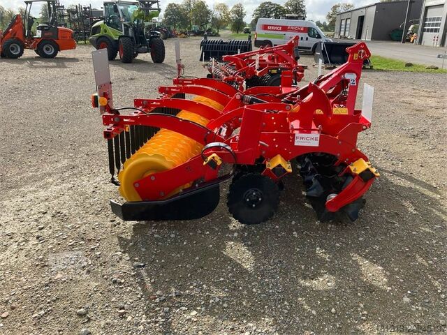 Cultivator de câmp Väderstad Carrier 300