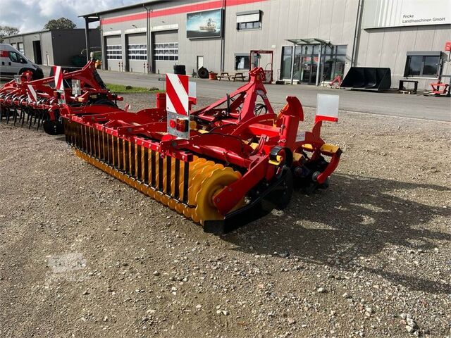 Cultivator de câmp Väderstad Carrier 300