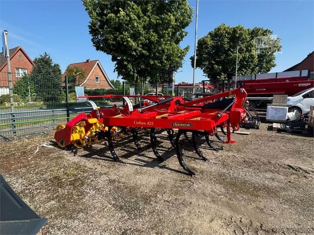Cultivator de câmp Väderstad Cultus 425