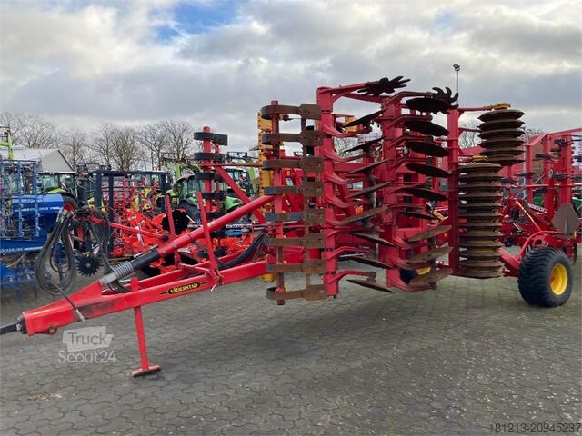 Cultivator de câmp Väderstad Carrier 425XL