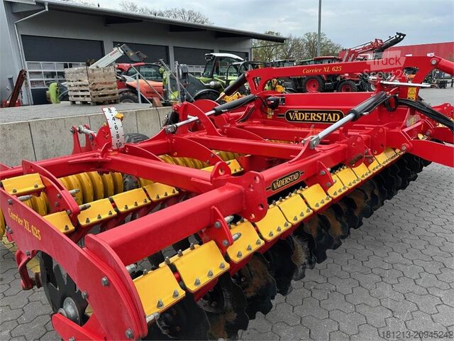 Cultivator de câmp Väderstad Carrier 625 XL