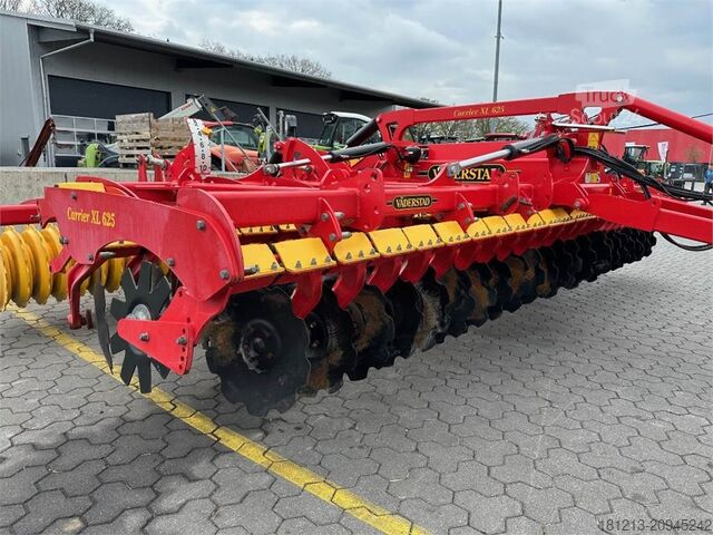 Cultivator de câmp Väderstad Carrier 625 XL
