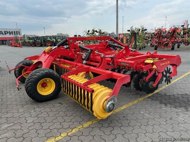Cultivator de câmp Väderstad Carrier 625 XL
