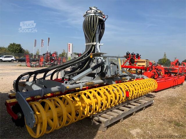 Cultivator de câmp Väderstad Carrier X 525