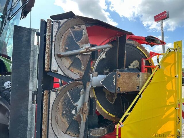 Kmetijski stroj FENDT Katana 650